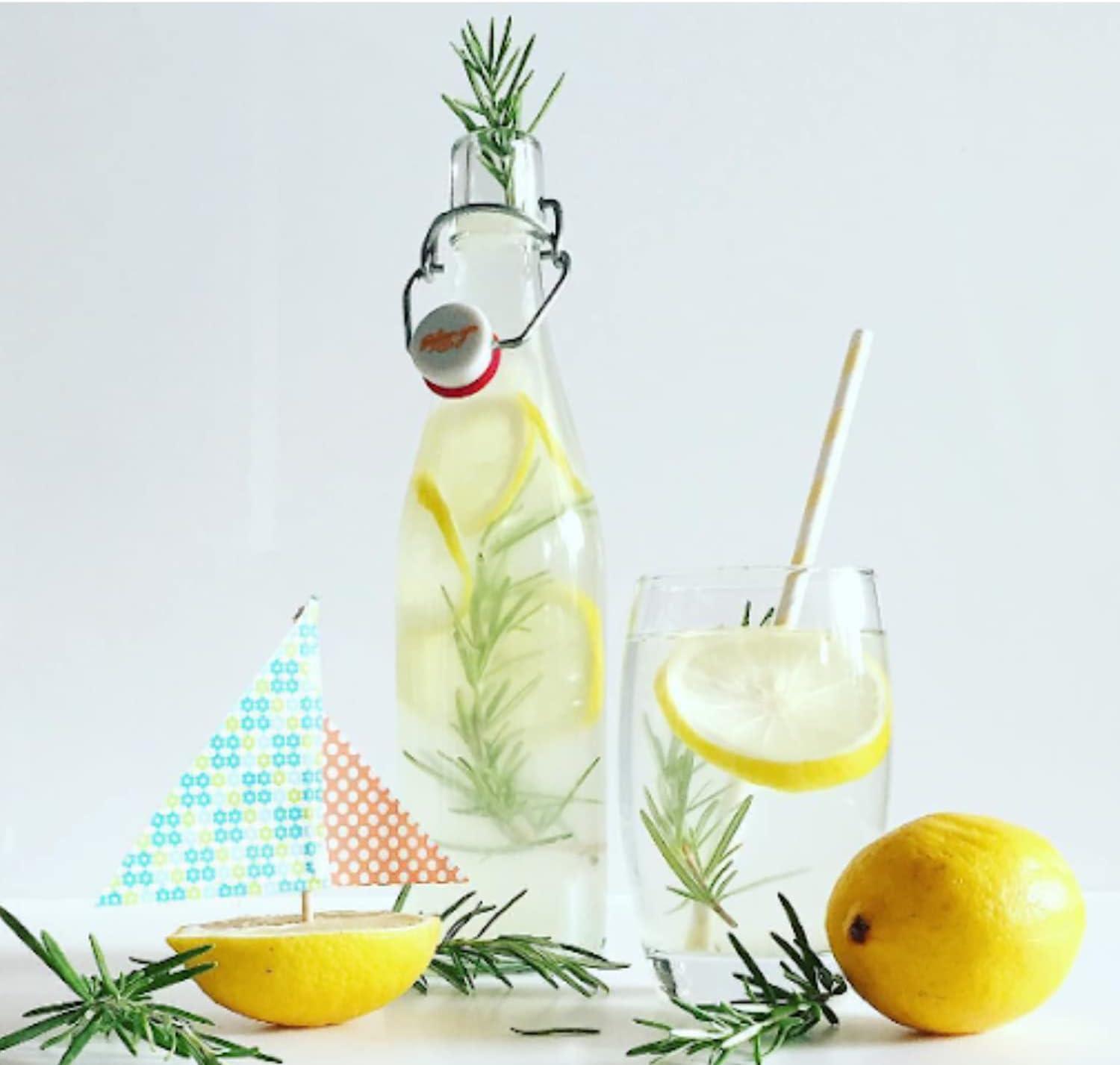 image:imageLe Parfait Bottles Glass Swing Top Bottle with Airtight Printed logo Swing Stopper Works as Preserving Bottle for Juices amp Salad Dressing 16oz Pack of 3 500mlSwing Top 500ml 16oz3Pack